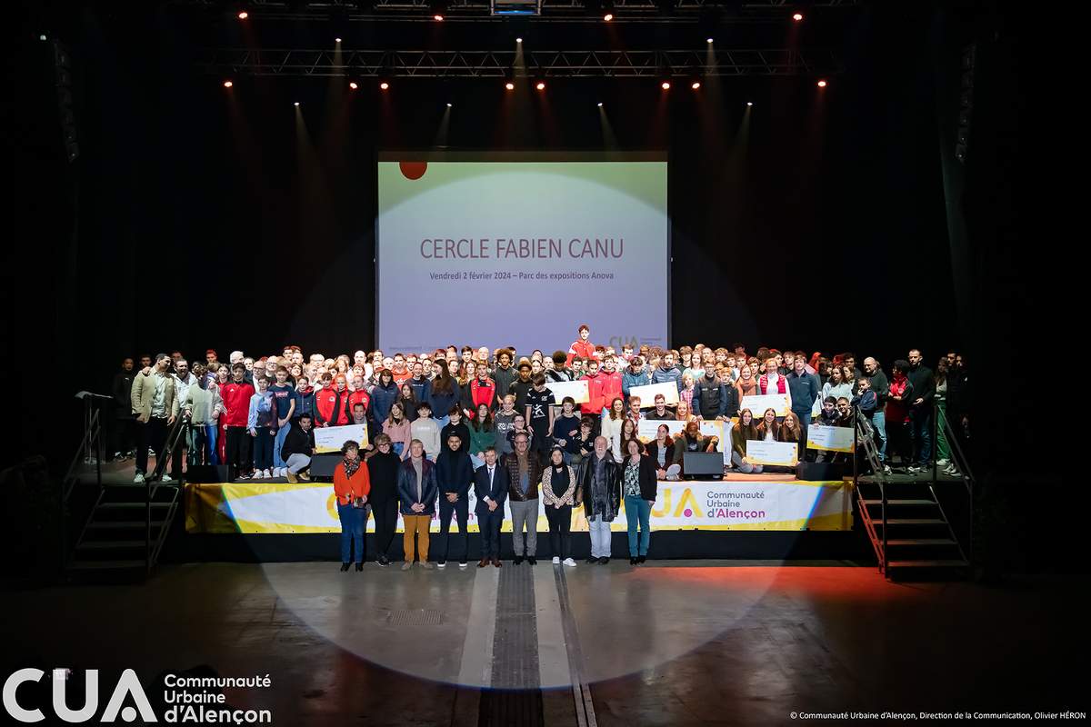 photo de groupe de la promotion 2024 du Cercle Fabien Canu